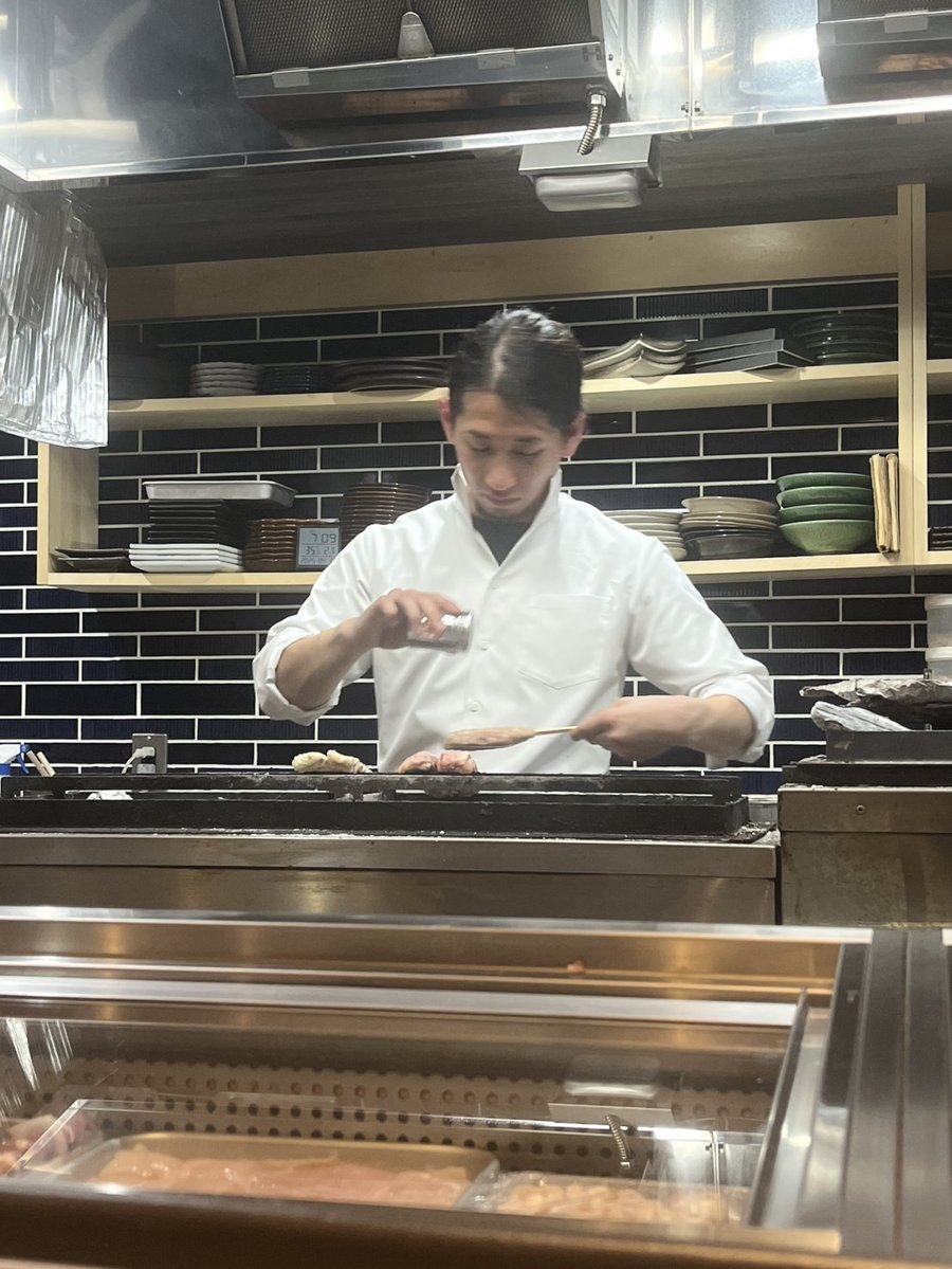 岡潤矢 - 焼き場に立つ様子